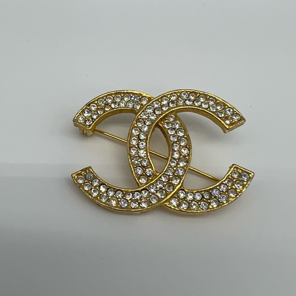 Authentic Chanel vintage gold CC Brooch - Picture 9 of 17